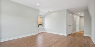 115 E Elm Street Gallery 9