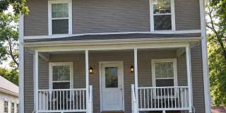 Spacious 5 Bed, 5.5 Bath Home Near UI Campus Gallery 1