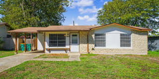Charming 3-Bedroom Home in Universal City - Realtor Commission: $350 Gallery 1