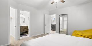 2207 North 28th Place Gallery 23