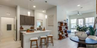 2901 NE Inner Loop Gallery 5