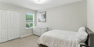 105 MEADOW CREEK Drive Gallery 21