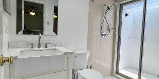 Annual unfurnished nicely renovated 2/2 villa near the Ringling Museum Gallery 14