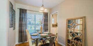 Crestwood Place Apartments Gallery 10