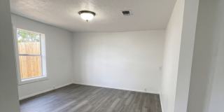 2015 Yonge St. Gallery 1