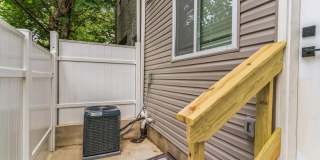 Huge 4 bed 3 bath home in point breeze. MODERN, PATIO, ROOF DECK JULY 15 Gallery 8