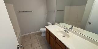 Northern Spacious 4 BDR Duplex Gallery 16