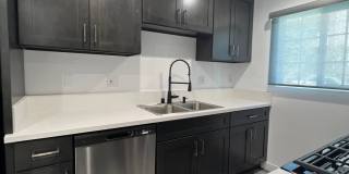 900 W College Street apartments Gallery 6