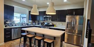 Beautiful 3-Bedroom Home Near Bases & Ferries with Fully Fenced Yard Beautiful 3-Bedroom Home Near Bases & Ferries with Fully Fenced Yard Gallery 4