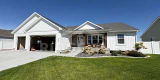 Modern 4 Bedroom Home in Shelley Gallery 1