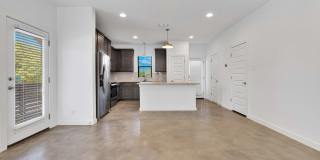 2 Bed / 2.5 Bath Home Available in Dignowity Hill Historic District Gallery 7