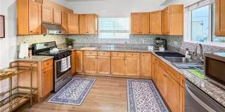 1521 W 37th Place Gallery 12