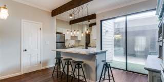 TERRELL HILLS TOWNHOUSE Gallery 15