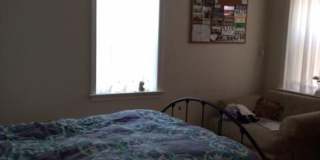 Nice 4 bed steps from BU Gallery 8