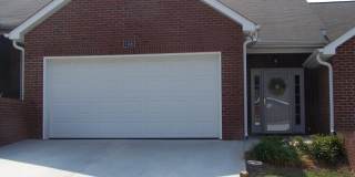 3 bed, 2 bath, 2 car garage townhouse w/ hardwood floors and bonus room in West Knoxville Gallery 1