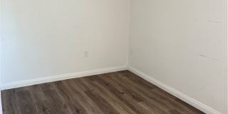 5828 N Vista 1/2 Gallery 2