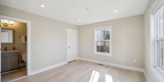 901 LAWRENCE Street NE Gallery 12