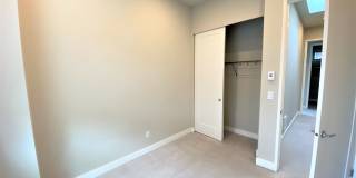 Modern 4BR Townhome in Prime Bellevue | AC | Bellevue Schools | Minutes to Microsoft Gallery 16