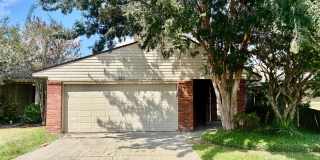 **Move In Special - 1/2 Off First Month** Spacious 3 Bedroom, 2 Bath Home Close to Restaurants & Shopping Centers **Move In Special - 1/2 Off First Month** Spacious 3 Bedroom, 2 Bath Home Close to Restaurants & Shopping Centers Gallery 1
