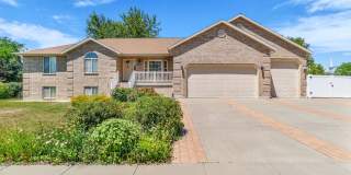 Spacious 5 Bed Kaysville Home with 3-Car Garage Gallery 62