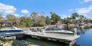 Stunning Lagoon Residence! Gallery 48