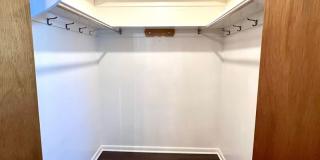 Spacious 4BR House in Edgewater Gallery 51