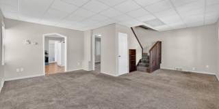 $1450 4 Bedrooms Gallery 4
