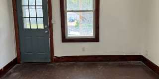 2 Bedroom 1 Bath Home $1000.00 Gallery 1