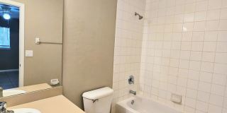 3 BR / 2 BA Duplex Conveniently Located in Lehigh Acres Gallery 15