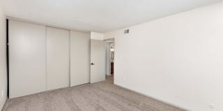 Oval Spring Apartments Gallery 24
