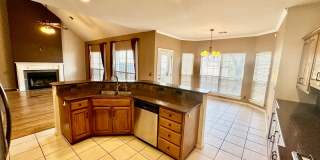 Stunning 3 bedroom, 3 bathroom Home in Desirable Jenks Neighborhood! Gallery 8