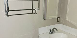 COMING SOON! 2BR Townhome in Clintonville near OSU – W/D, Parking, Pet Friendly Gallery 14