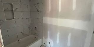 1111 Tree Street Gallery 16