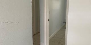 2607 NE 8th Ave Gallery 11