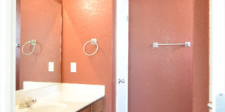 507 E Union Gallery 14