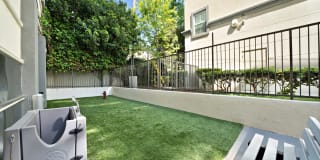 Boulevard on Wilshire Gallery 15