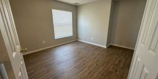 Spacious 3 bedroom, 2 bath home with a den! Gallery 22