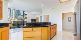 Sophisticated Urban Living in the Heart of San Diego’s Marina District Gallery 34