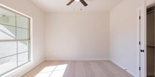 1521 Cruce Street Gallery 36