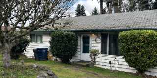 186 - Steel Lake Home- Great Location! Gallery 1