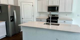 Large almost new 5-bedroom home in the Arbors Gallery 7
