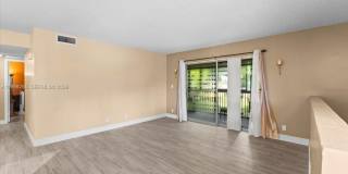 3047 N Oakland Forest Dr Gallery 16
