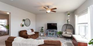 Exquisite 2-Story Home: Luxury Living in Tranquil Cul-de-Sac Setting!! Gallery 17