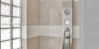 2321 SE 15th St Gallery 27