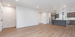 BRAND NEW 3 bed 3.5 bath townhouse Gallery 7