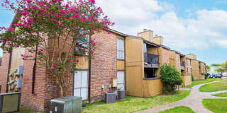 Retreat at Rosslyn Gallery 1