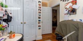 Huge 4 bed in Brookline Gallery 12
