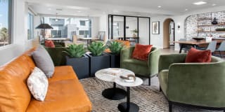 Avalon Woodland Hills Gallery 19