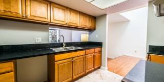 Modern Style 3 Bed / 3 Bath Townhouse + Bonus Room in North Alhambra! Gallery 5