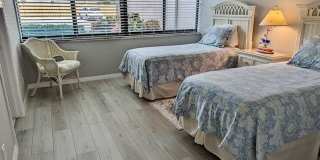 1640 Twelve Oaks Way Gallery 12